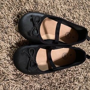 Super cute & comfy black ballet flats